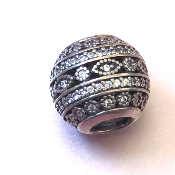 Pandora Glittering Shapes Charm with Clear Zirconia - Picture 5 of 8